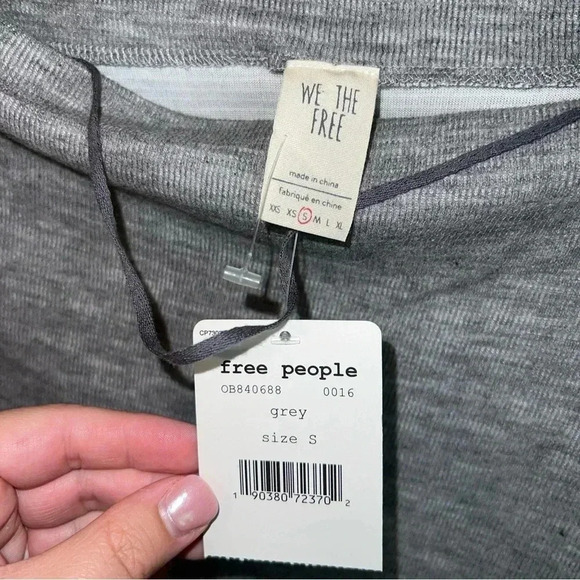 Free People Nikala Off Shoulder Dolman Zip Shoulder Gray Sweater Small NWT - Picture 3 of 4